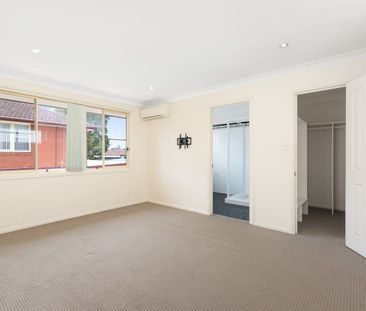 Immaculate Townhouse | Central Location - Photo 3