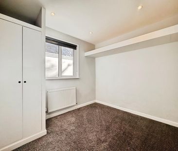 2 bedroom ground floor flat to rent - Photo 2