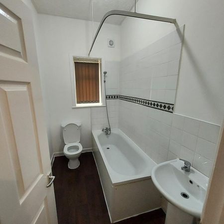 2 bedroom terraced house to rent - Photo 4
