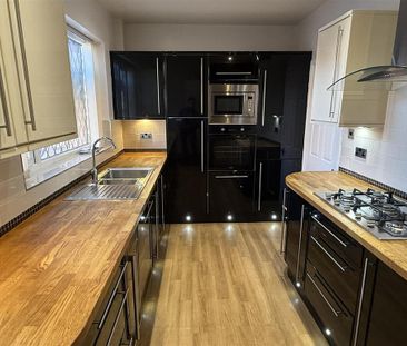 2 bedroom end of terrace house to rent - Photo 5