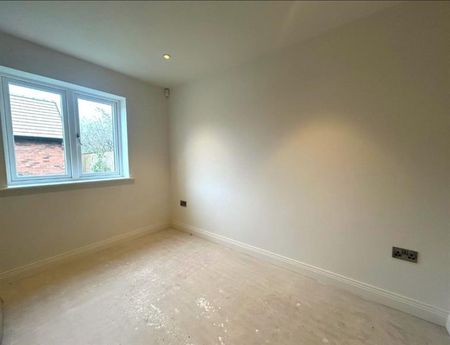 4 Bedroom Detached To Let - Photo 4