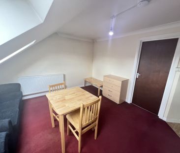 4 Herbert Road, Greater London, UB1 - Photo 1