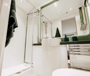 Gold En Suite - Photo 6