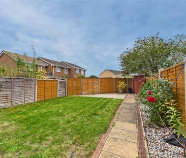 3 bedroom end of terrace house to rent - Photo 2