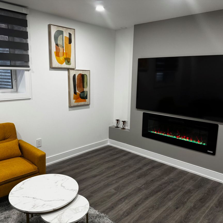 For Lease - 7 Larkfield Crescent Unit# 2, East Gwillimbury, Ontario - Photo 1