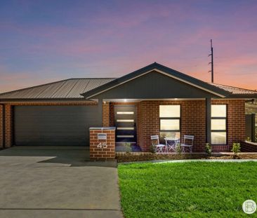 Split Level Family Home - Photo 3