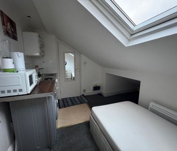 1 bed Shared House for Rent - Photo 4