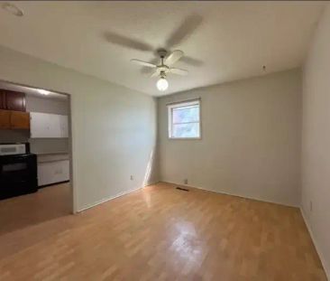 Cozy studio basement suite | 3603 2 Street Northwest, Calgary - Photo 1