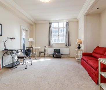 Studio Flat, Hallam Street, W1W - Photo 1