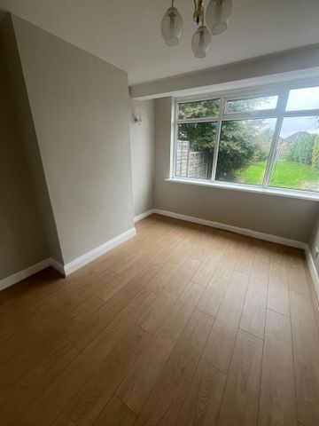 3 bedroom semi-detached house to rent - Photo 4