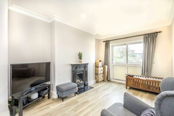 Moore Park Road, Fulham, SW6 - Photo 1