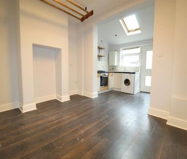 2 Bedroom Terraced To Let - Photo 5