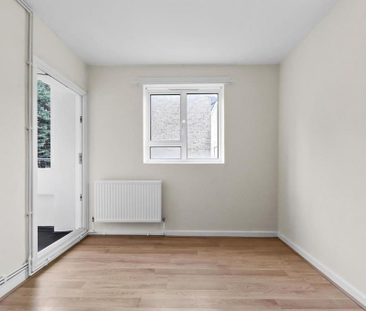 4 bedroom flat to rent - Photo 1 | Rentumo