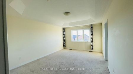 For Lease - 47 Port Arthur Crescent, Richmond Hill, Ontario - Photo 2