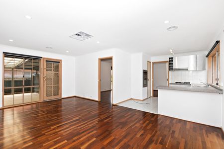 5 Dairy Close, Sydenham VIC 3037 - Photo 2