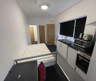 1 bedroom private hall to rent - Photo 3