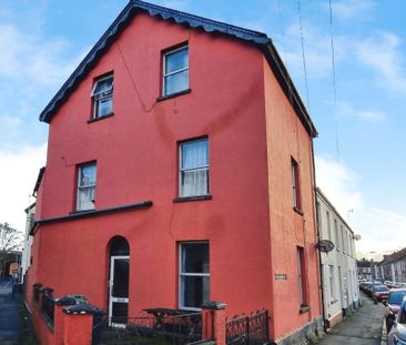 1 bedroom Flat To Let - Photo 2