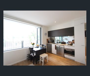 Cosmopolitan living in Carlton - Photo 5