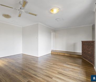 For Lease: Stunning 4-Bedroom Family Home in Parkwood - Photo 2
