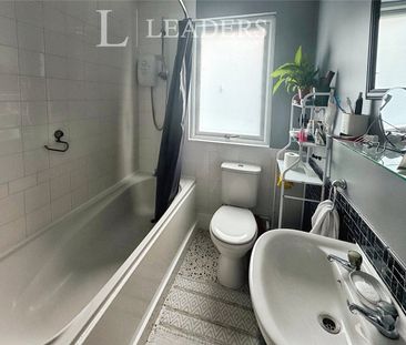 2 bedroom house to rent Warwick Road, Clacton-on-Sea, CO15 - Photo 5