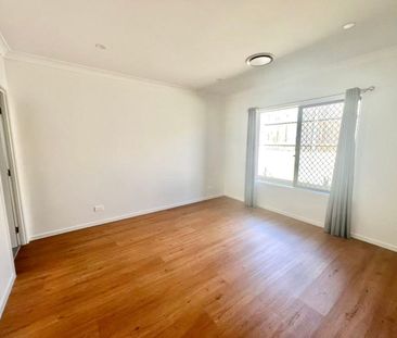 4 Bedroom House For Rent - 2 Foliage St, Greenbank QLD 4124 - Photo 4