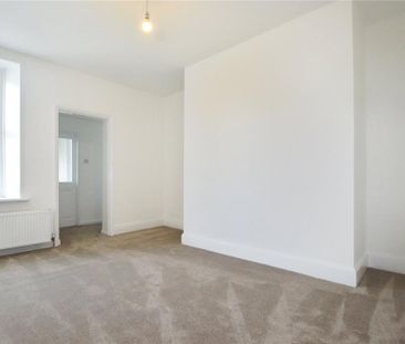 3 bedroom end of terrace house to rent - Photo 5