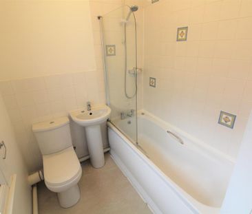 2 bedroom flat to rent - Photo 6