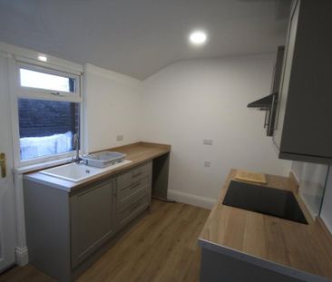 3 bedroom end of terrace house to rent - Photo 6