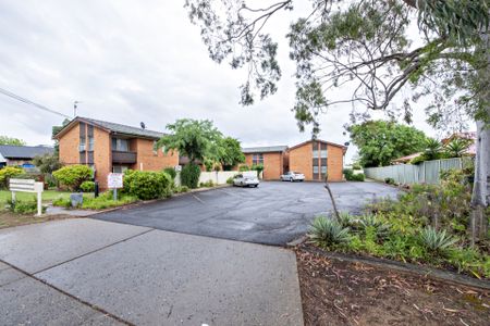 Modern Two-Bedroom Townhouse in Popular South Dubbo - Photo 4