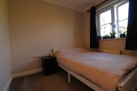 3 bedroom semi-detached house to rent - Photo 5