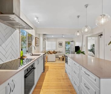Beautifully renovated home with elevated outlooks - Photo 1