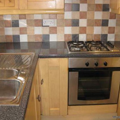 2 bedroom property to rent in Cleckheaton - Photo 1