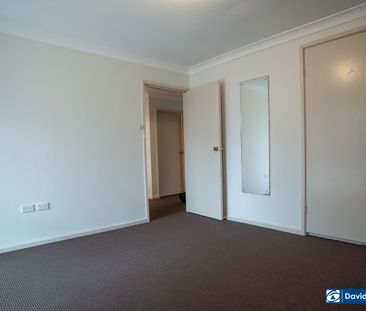 Immaculate 4-Bedroom Home with Premium Kitchen & Large Backyard - Photo 2