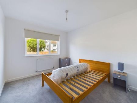 1 bedroom in a house share to rent - Photo 3