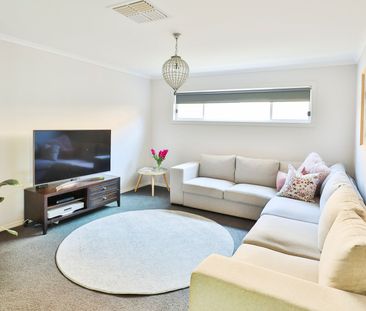 BEAUTIFULLY PRESENTED, MODERN HOME - Photo 1