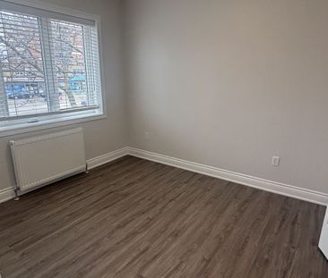 For Lease - 3289 Lakeshore Boulevard Unit# 1, Toronto, Ontario - Photo 3