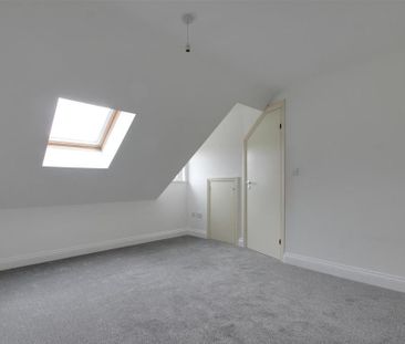 4 bedroom semi-detached house to rent - Photo 3