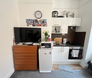 Studio to rent - Photo 3