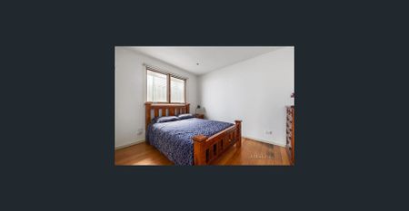 Stylish, Spacious & Perfect for Indoor–Outdoor Living - Photo 4