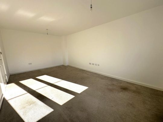 4 bedroom detached house to rent - Photo 1