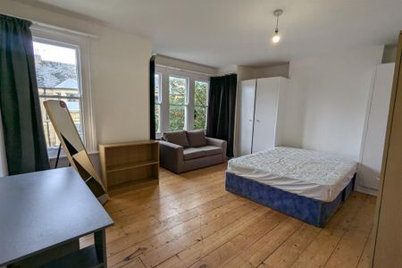 5 bedroom semi-detached house to rent - Photo 4