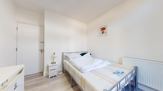 1 bedroom property to rent - Photo 1