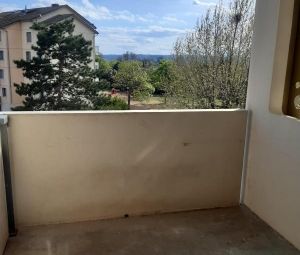 Location Appartement à ROUSSILLON - Photo 2