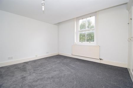 Cathedral Close, Wakefield - Photo 3