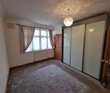 Aberdale Gardens, Potters, EN6 - Photo 6