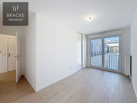 Location Appartement 3 pièces 71m² - Photo 3
