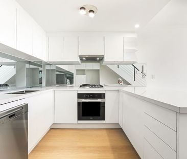 Convenient Central Location - Photo 3