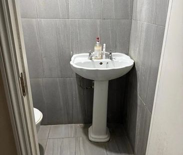 Room in a Shared House, Erskine Road, E17 - Photo 5