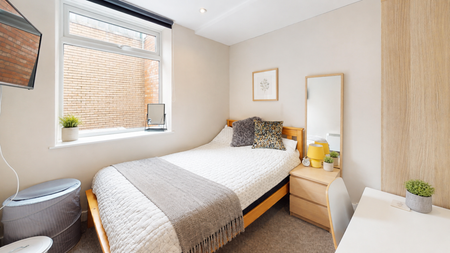 3 bedroom flat to rent - Photo 5