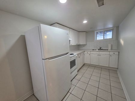 For Lease - 44 Billingsgate Crescent, Ajax, Ontario - Photo 4